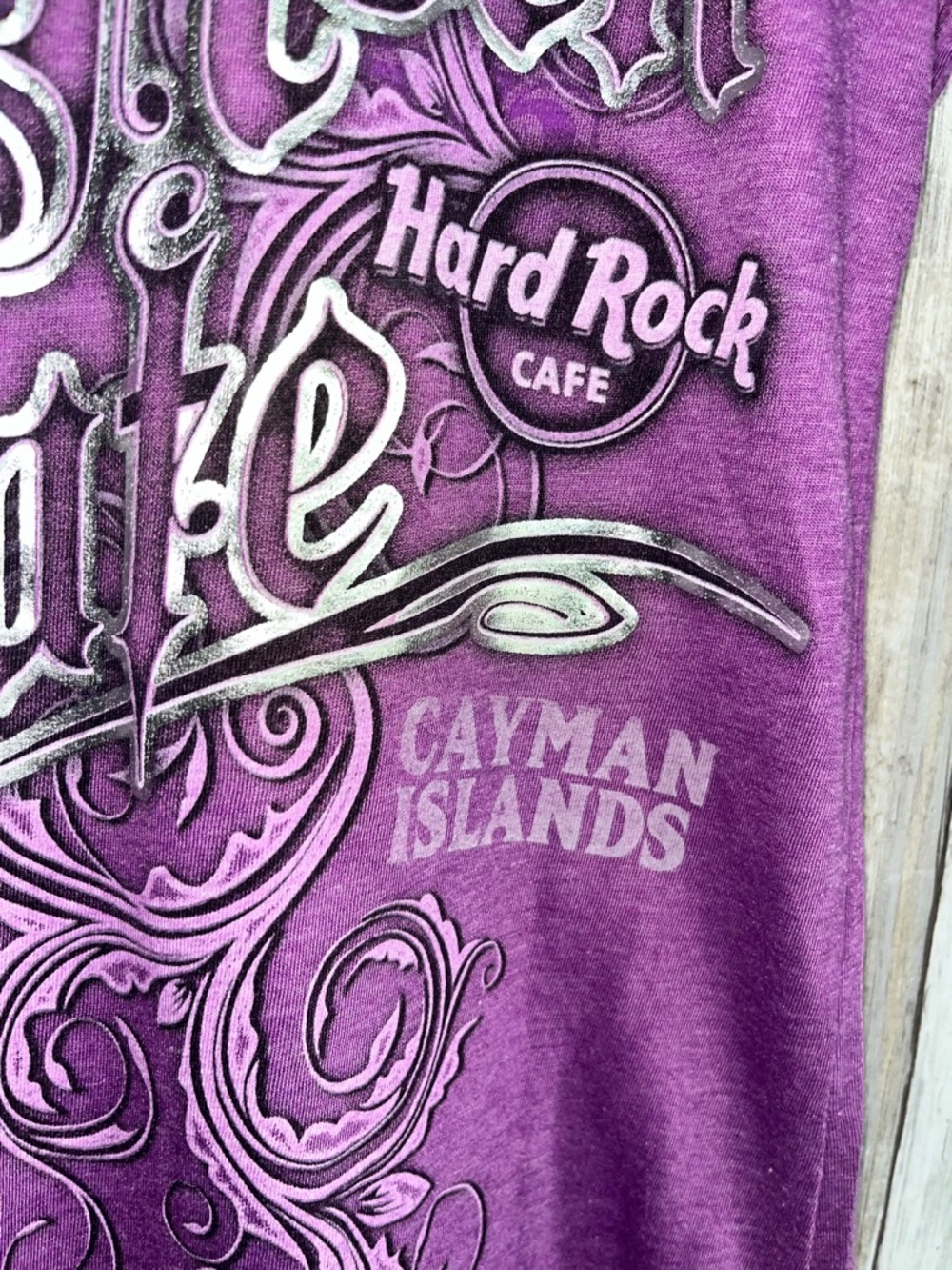 Hard Rock Cafe Cayman Islands Graphic Tee Purple Fitted V Neck Small - Picture 3 of 6